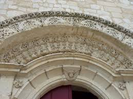 Porche abbaye Saint Pierre